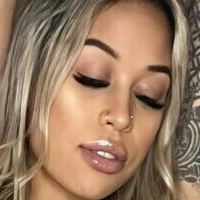 Silicone Babe Naakt