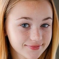 Sophie Logan Naakt