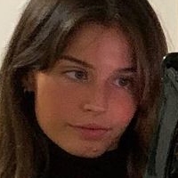 Steph Mandich Naakt