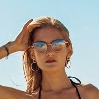 Sunny Emily Naakt