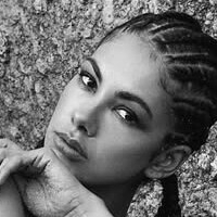 Suraya Rose Santos Naakt