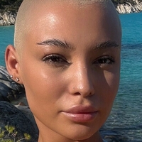 Tatiana Suciu Naakt