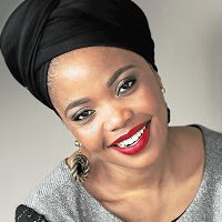 Terry Pheto Naakt