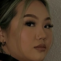 Valentine Thao Naakt