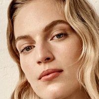 Vanessa Axente Naakt