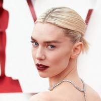Vanessa Kirby Naakt