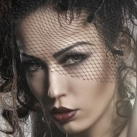 Zsofia Tarjanyi Naakt